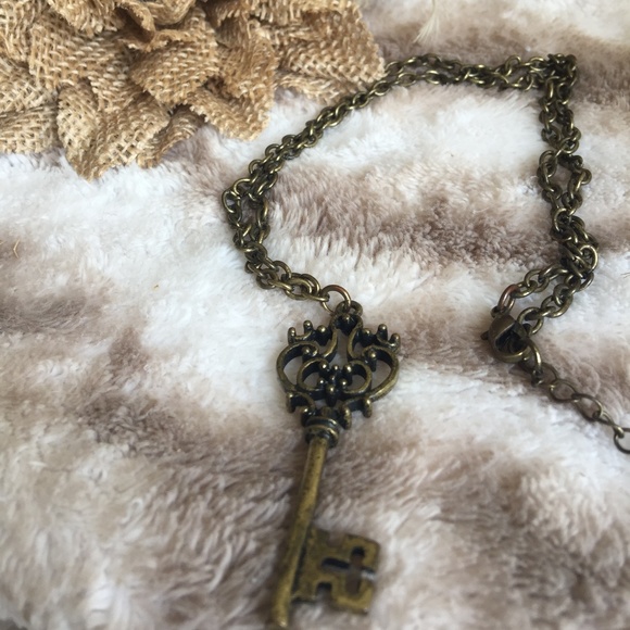 Key necklace - Picture 5 of 5